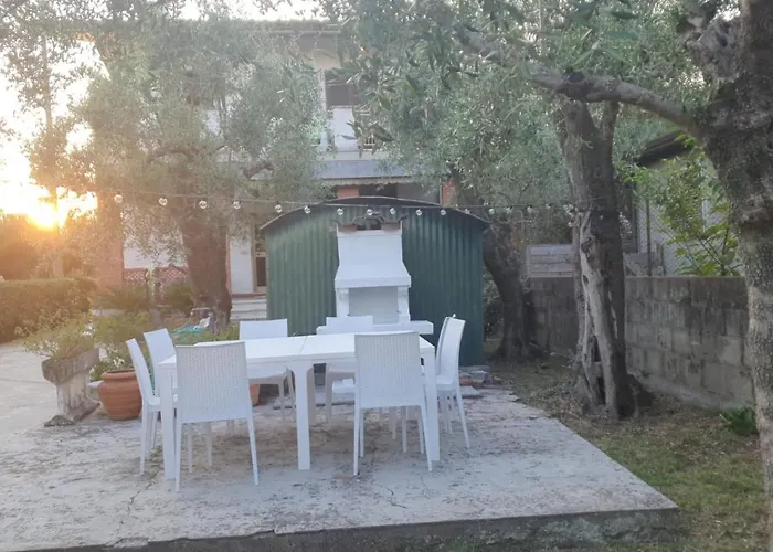 度假居 La Casa Del Giardino Degli Olivi 马尔米堡